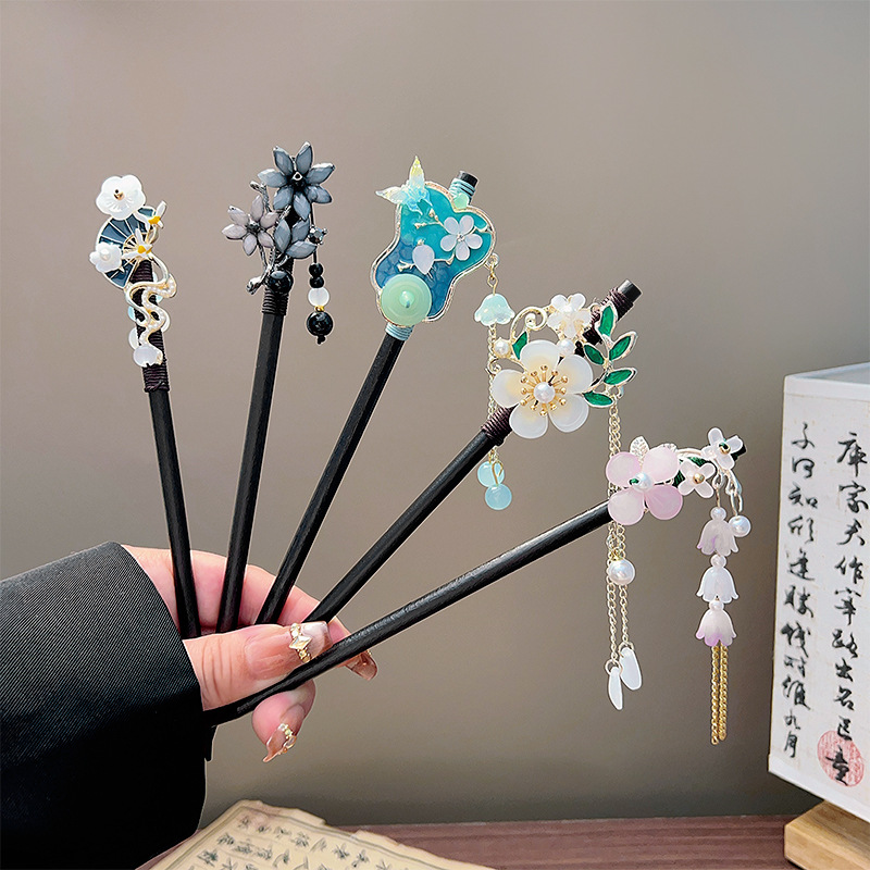 Wedding Decoration Supply - Classic Tassel Hair Stick Black Wooden