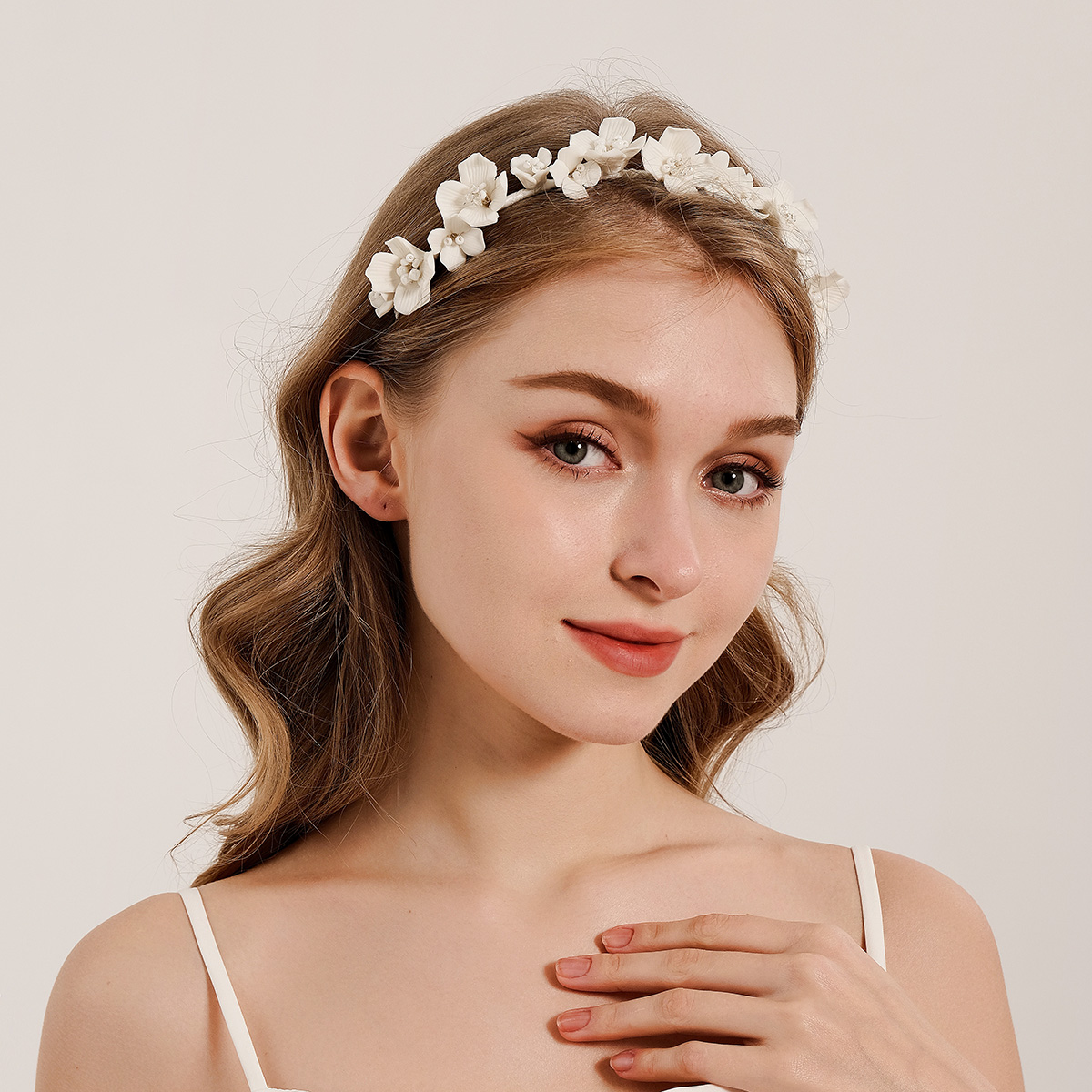 Efily Bride White Flower Hair  - Wedding Arch Flower 评论和价格