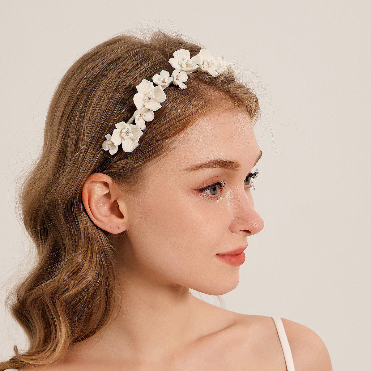 Efily Bride White Flower Hair  - Wedding Arch Flower 评论和价格